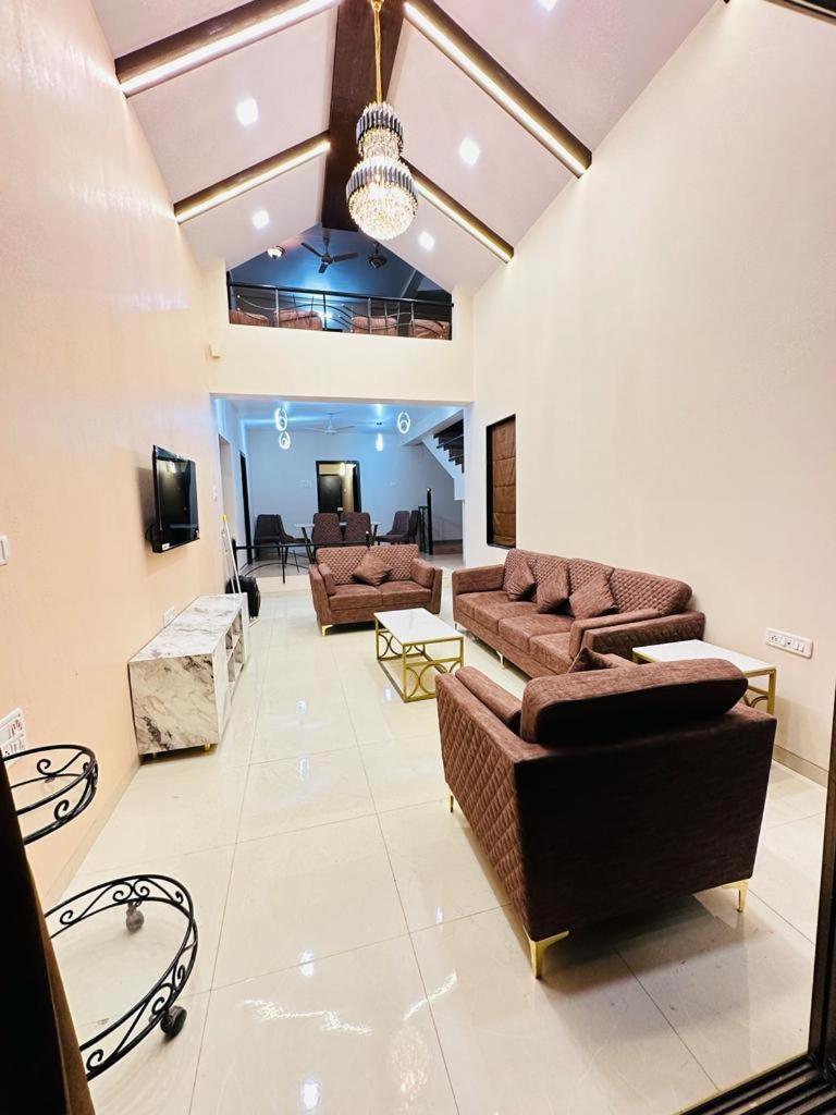 Casa Majestic Lonavala Villa Exterior photo